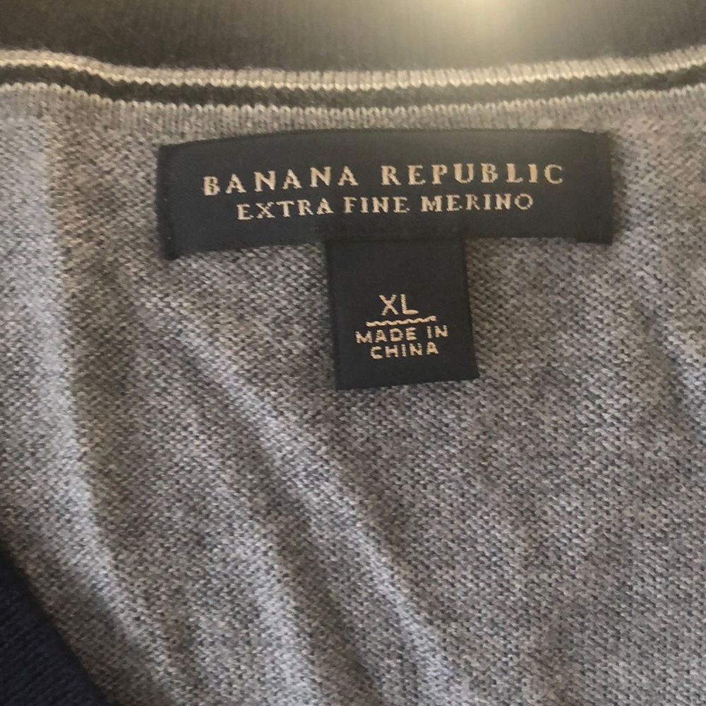 Banana republic find Marino wool sweater